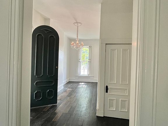 2nd image of 58 High St