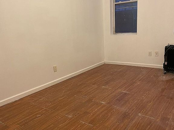 5th image of 12214 Sutphin Blvd #1