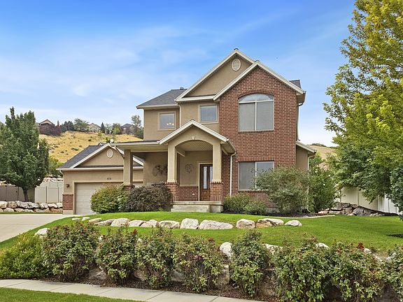 2nd image of 573 Canyon View Cir
