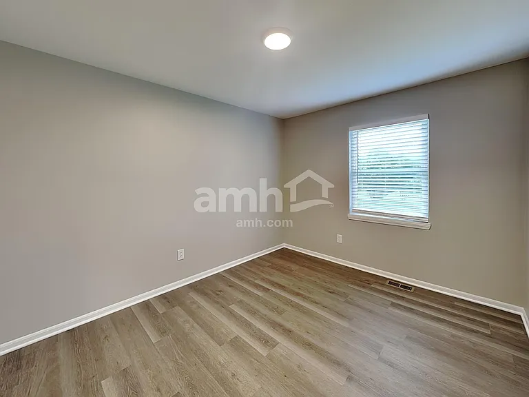 5925 Bluegrass Trl — Photo 12