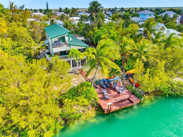 17151 Marlin Dr, Sugarloaf Key, FL 33042