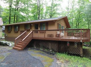 42 Lakeview Dr., Tafton, PA 18436