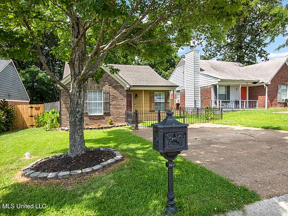 5th image of 9472 Village Point