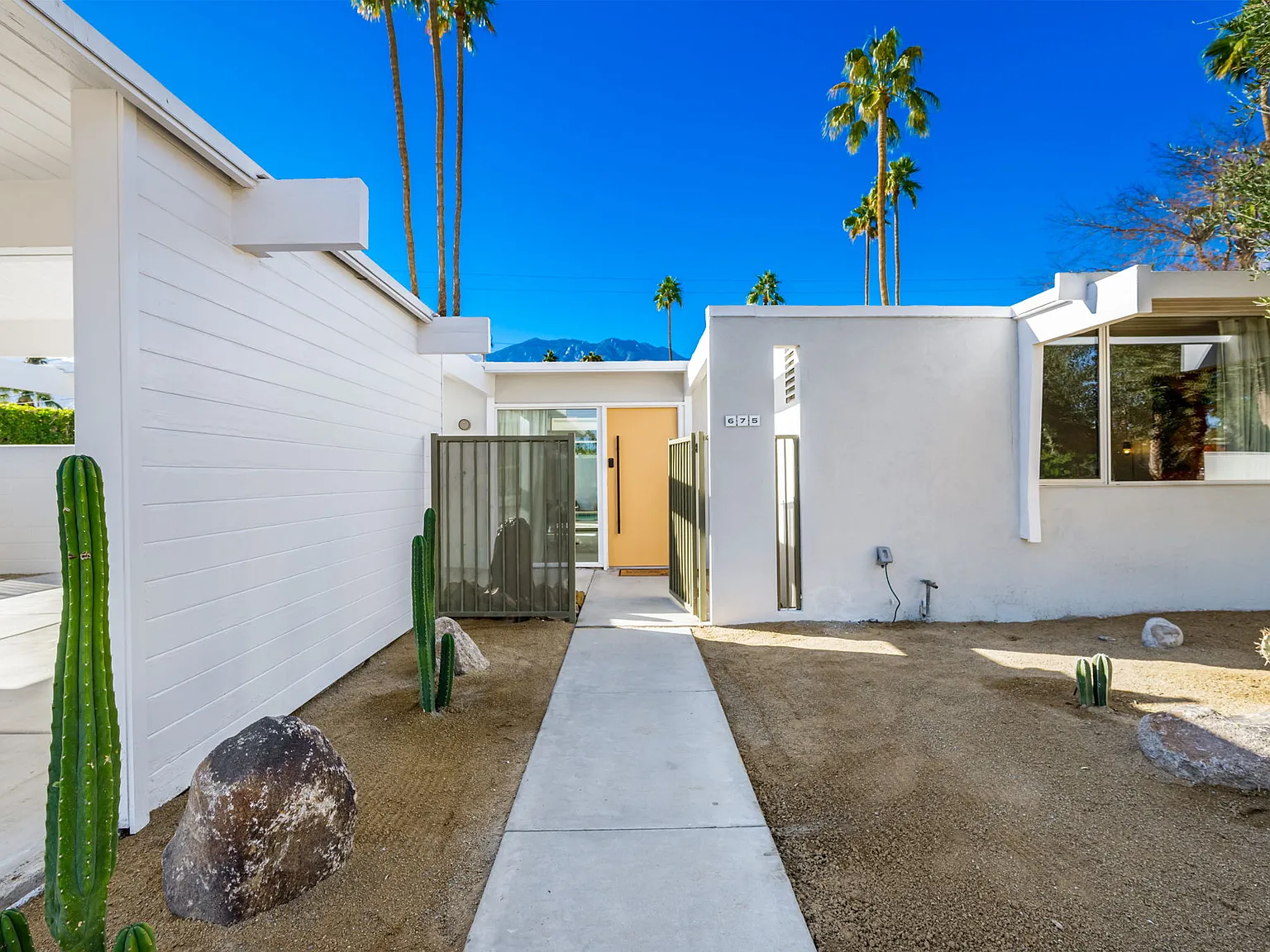 S Roxbury Dr, Palm Springs — Photo 4