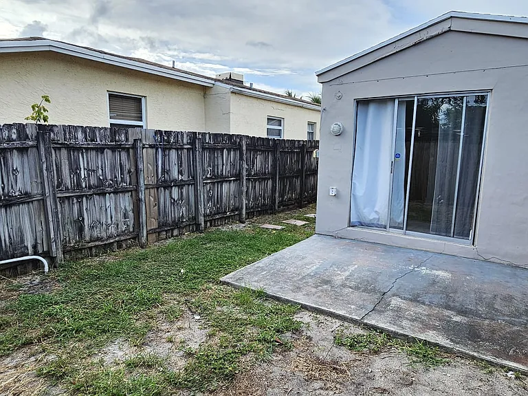 Funston St — Photo 14