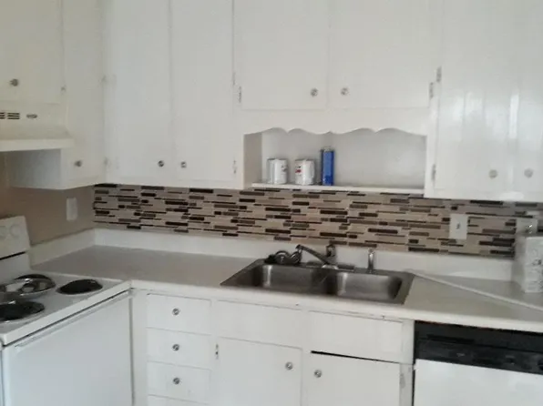 5173 Ridge Forest Dr, Stone Mountain, GA 30083