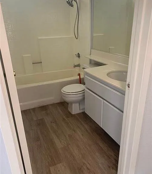 10633 Glendover Ln — Photo 10