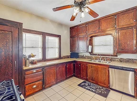 4th image of 1651 Woodland Blvd