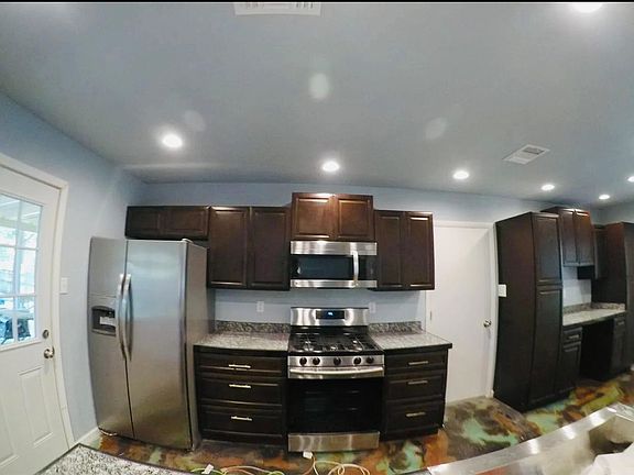3rd image of 11700 Barchetta Dr