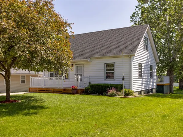 4103 E 27th St, Des Moines, IA 50317