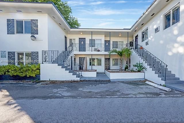 1st image of 520 NE 82nd Ter APT 5