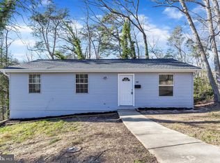347 Cedar Ln, Lusby, MD 20657