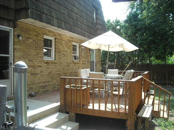 4th image of 1385-1387 Emmet St