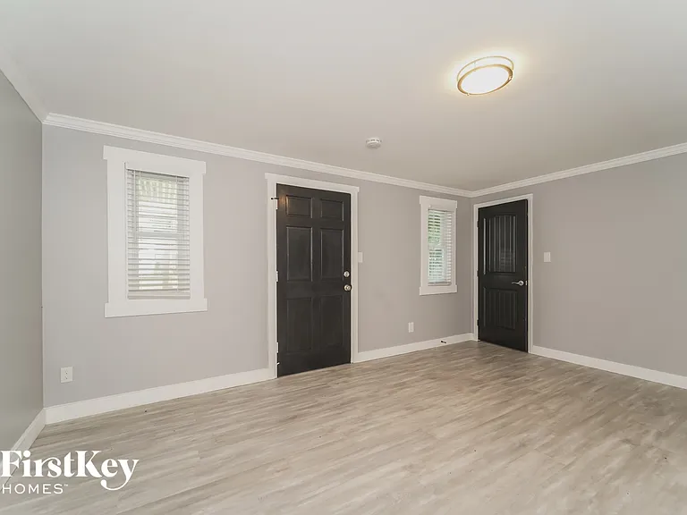 4039 Seaforth Dr — Photo 11
