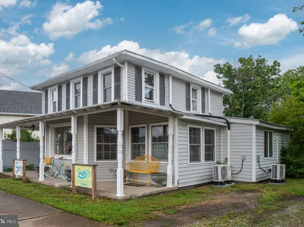 215 Irving Ave N, Colonial Beach, VA 22443