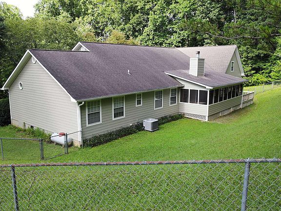 5th image of 272 S Meadow Dr
