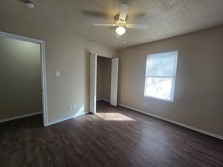 10226 Country Hills Blvd — Photo 10