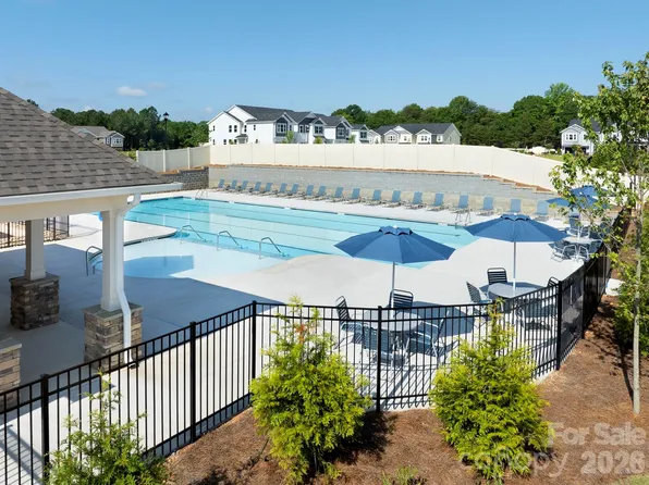335 Laura Elizabeth Ln, Clover, SC 29710