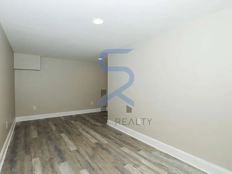 6581 Wellington Sq #B — Photo 7