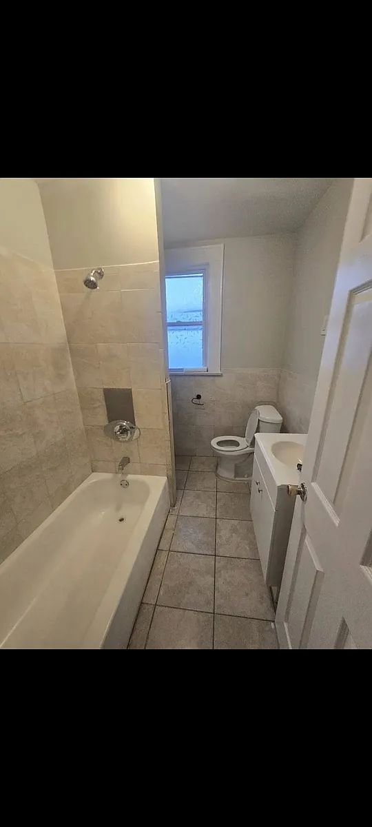 Building Photo - 418 Stuyvesant Ave #2L
