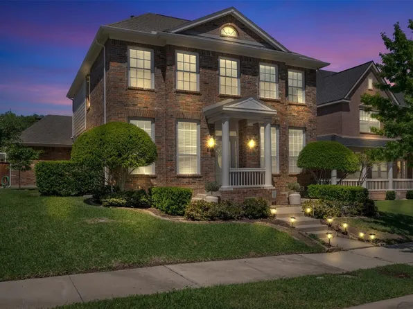 1747 Ivy Ln, Carrollton, TX 75007