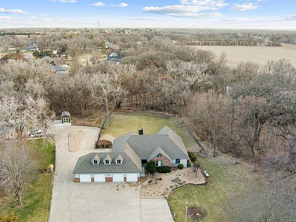 3rd image of 2000 Ridgeview Rd