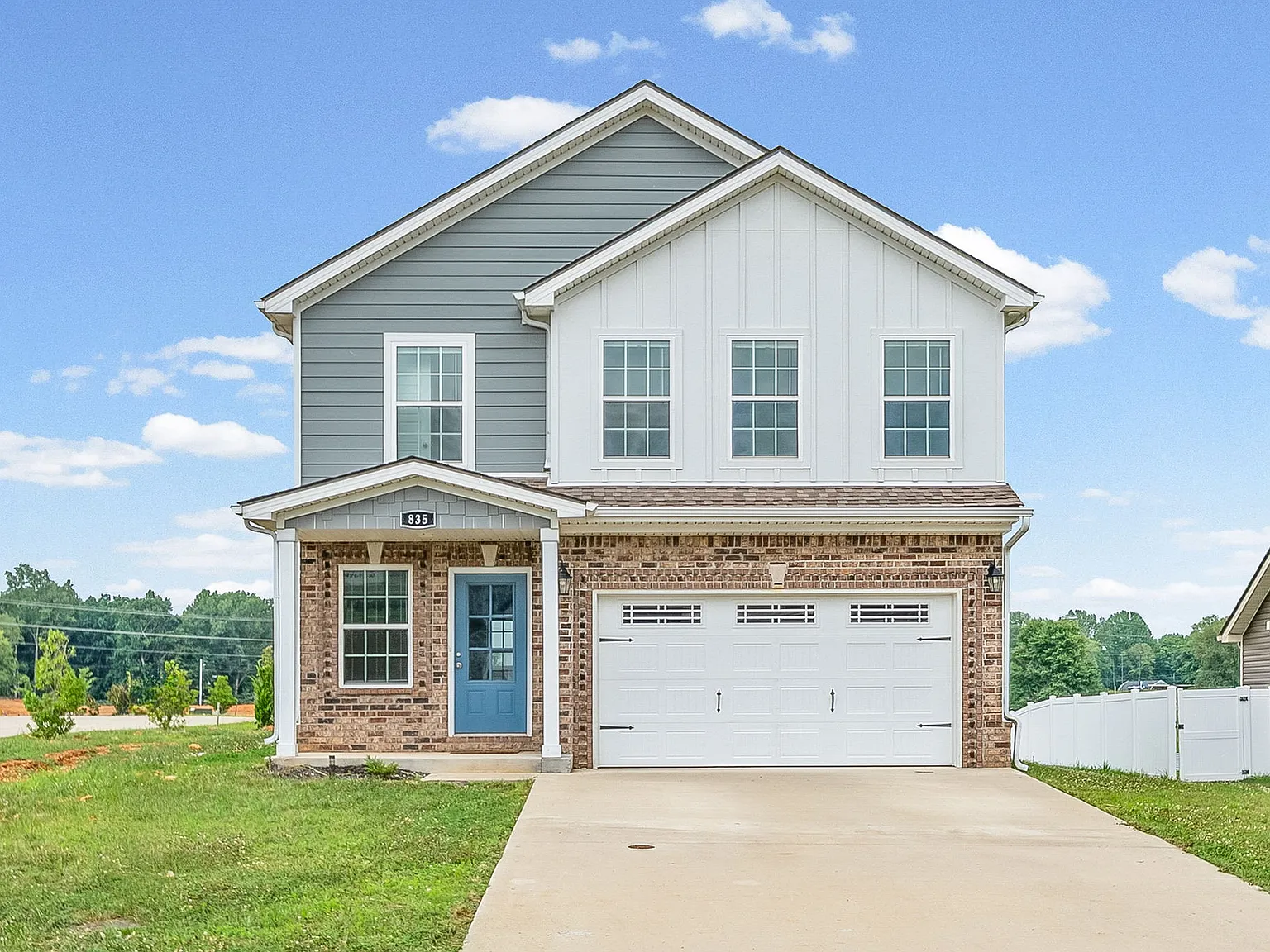 3 bed, 2.5 bath, 1579 sqft, $1,900 — Photo 1