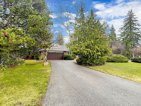 4th image of 2 Colvestone Rd