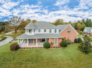 222 Indian Shadows Dr, Maryville, TN 37801