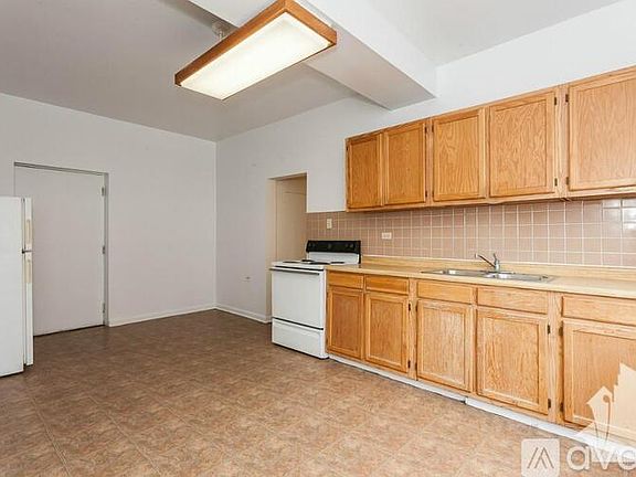 5th image of 2319 N Kedzie Blvd #3