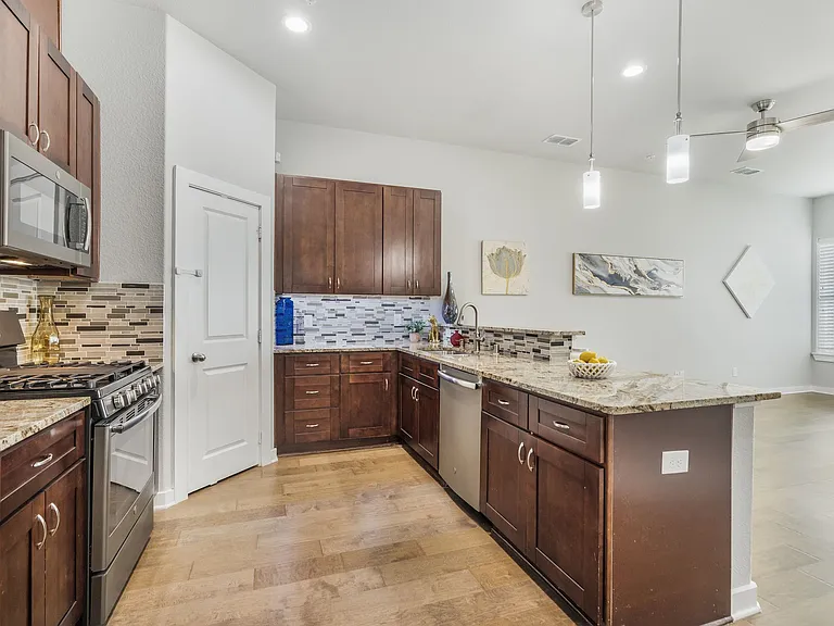 5871 Rivendell Dr — Photo 33