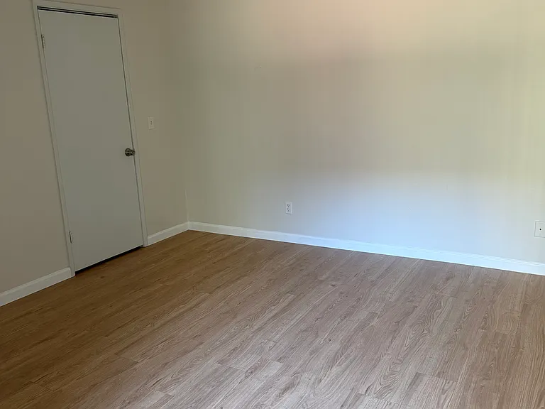 1713 SE 9th St — Photo 5