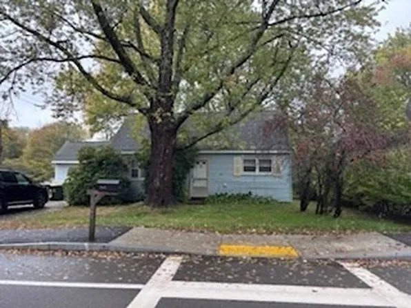 1136 S Main St, Bellingham, MA 02019