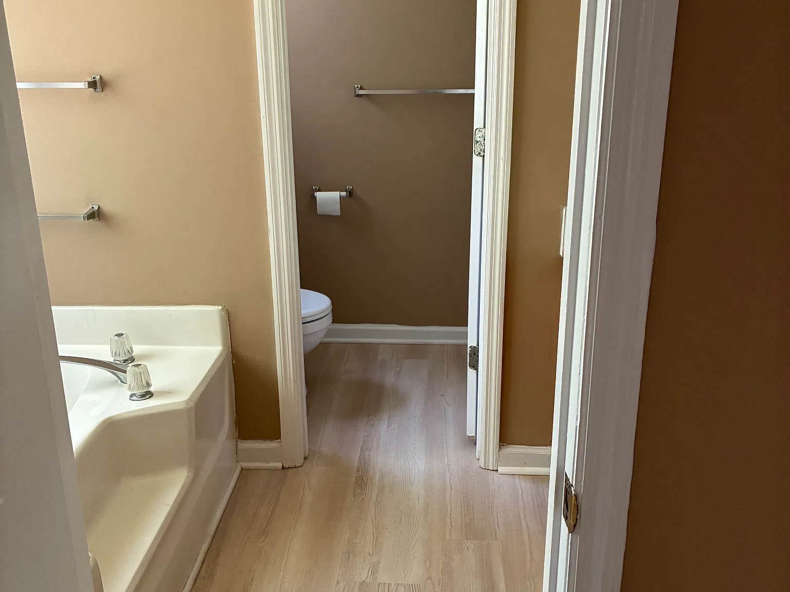 3 bed, 1830 sqft, $1,850 — Photo 1