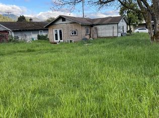 330 W Cedar St, Powers, OR 97466
