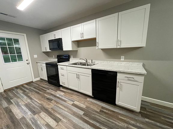 5th image of 202 Ash St #A