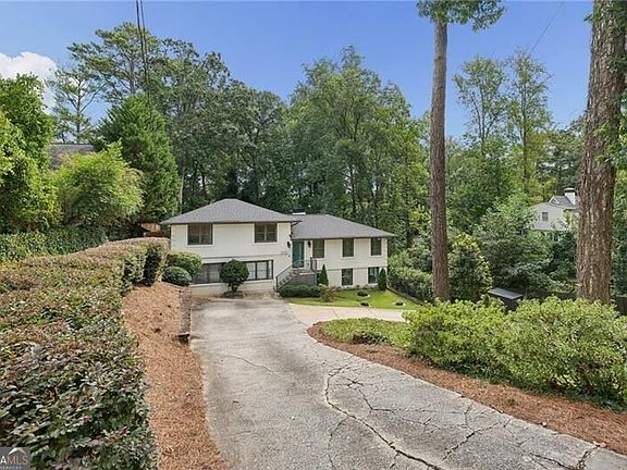 2nd image of 3131 Dale Dr NE