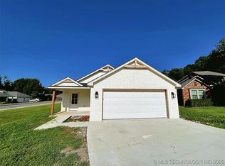 2005 N Alora Ave, Tahlequah, OK 74464