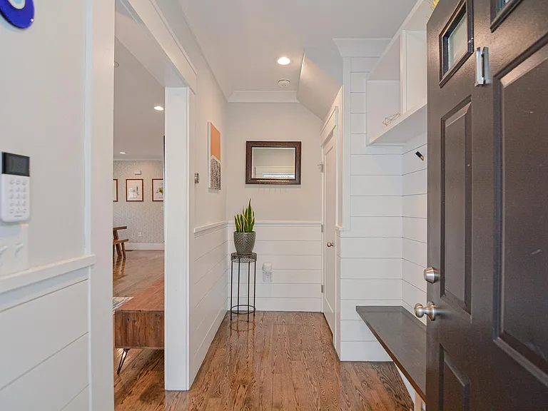 10 Grant St #1 — Photo 2