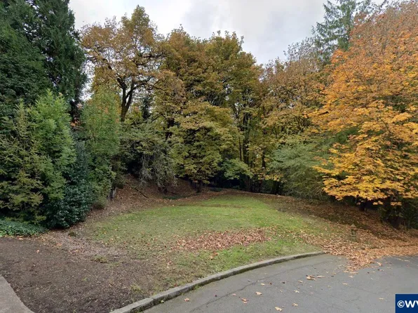 3974 SW Wapato Ave, Portland, OR 97239