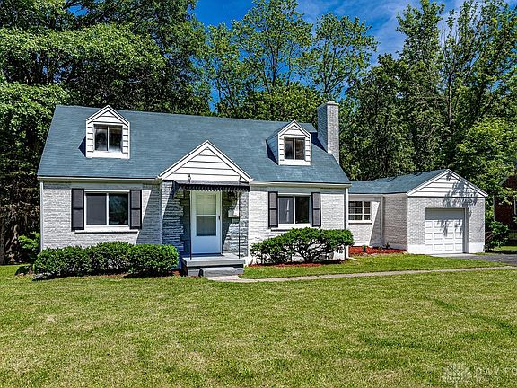 3rd image of 4264 Briar Pl