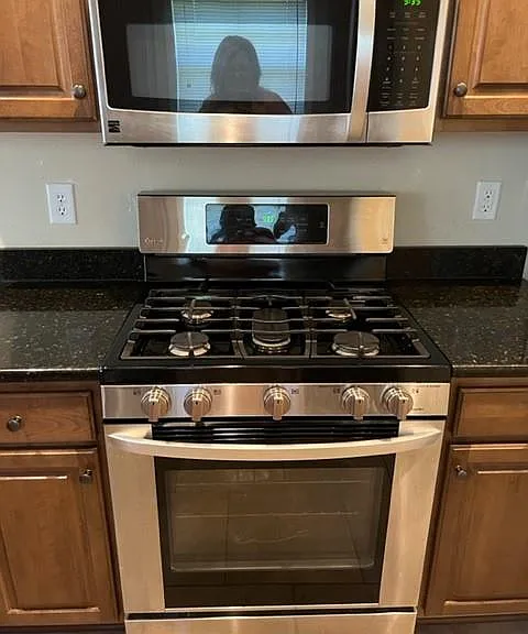 2197 Spring Grv W — Photo 8