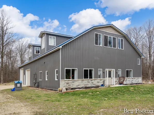 7579 E Davis Trl, Newaygo, MI 49337