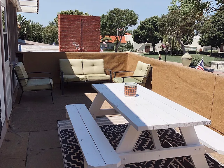 239 Avenida Del Mar #C — Photo 2