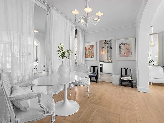 4th image of 590 W End Ave Penthouse B