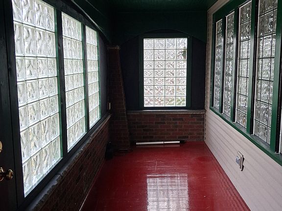 5th image of 1935 Talbot St