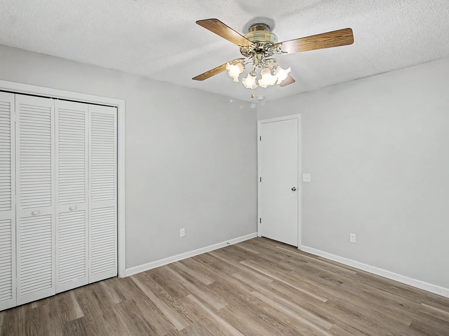 21 Pinewood Lane - 1 — Photo 3