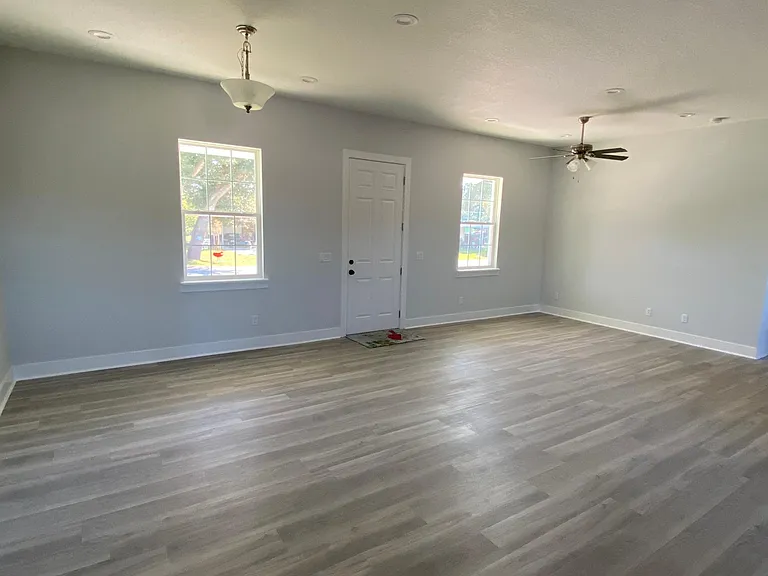 1636 Haddock St — Photo 3