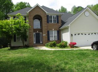 6606 Woodmont Ct, Jamestown, NC 27282