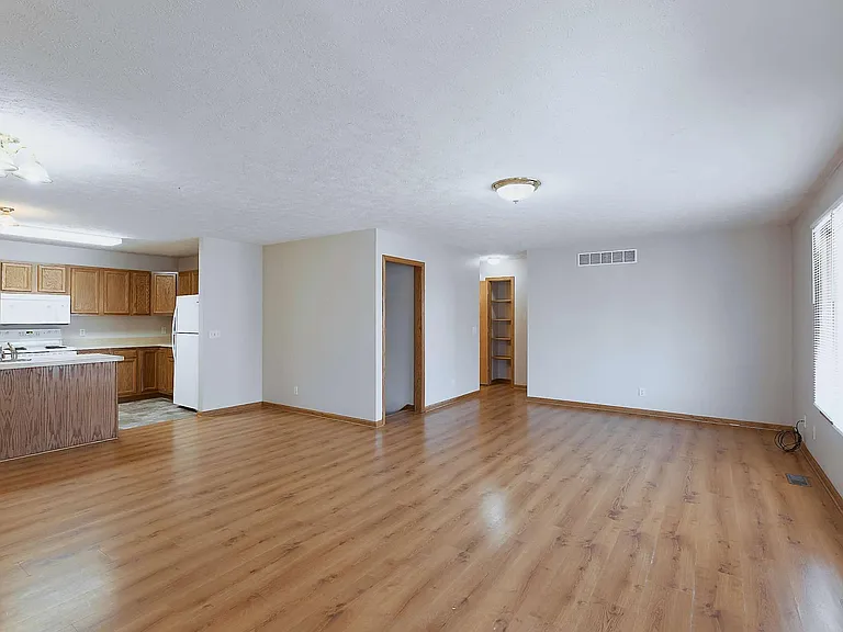 8604 Delphinium Ln — Photo 1